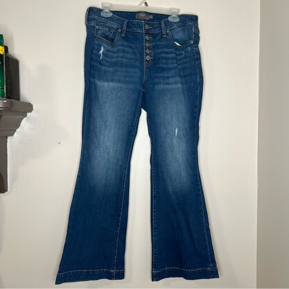 Torrid Mid Rise Flare Vintage Stretch Jeans - Picture 1 of 8